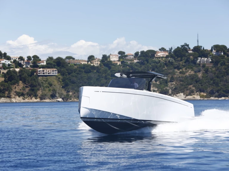 Motorboat to hire Port Grimaud at the best price