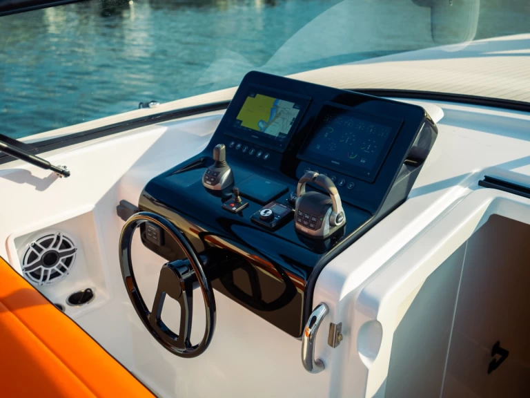 Hire Motorboat with or without skipper VanDutch Sainte-Maxime