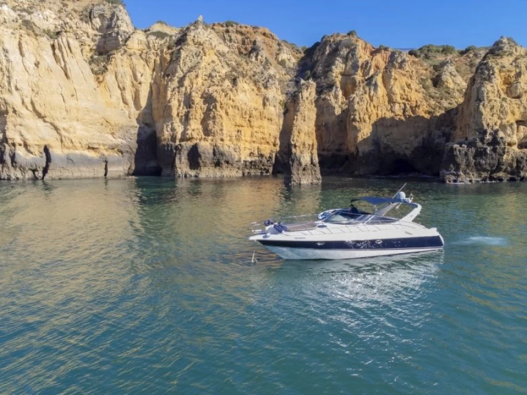 Hire a Cranchi Endurance 39 Saint-Raphaël