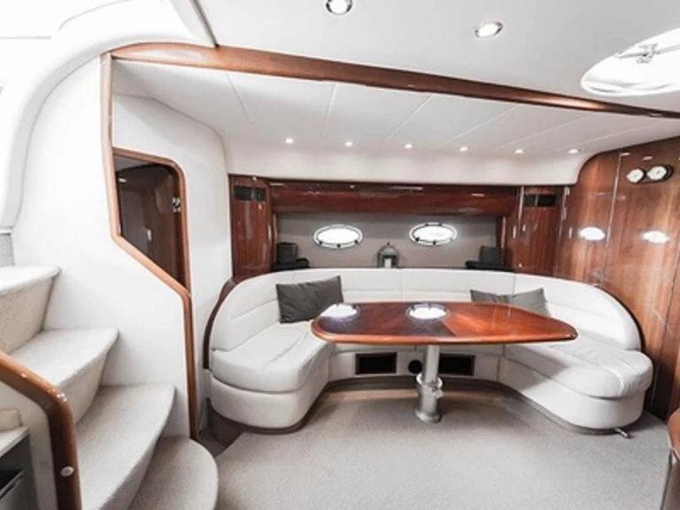 Yacht charter Saint-Raphaël - Princess Princess V46 on SamBoat