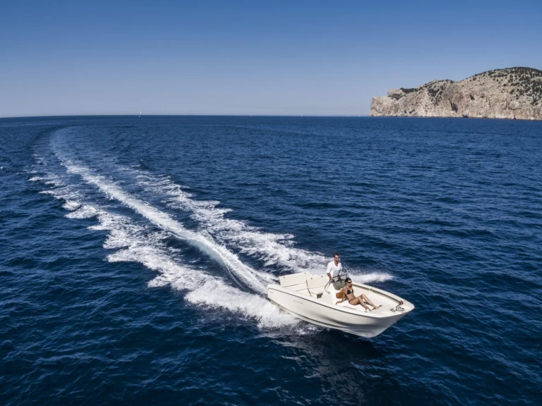 Motorboat hire in Saint-Raphaël - Invictus  FX 190