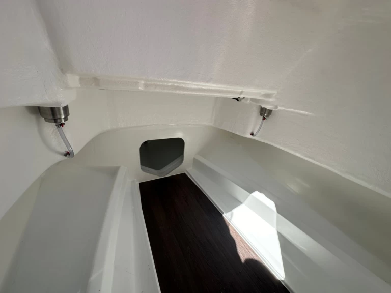 Motorboat to hire La Flotte at the best price