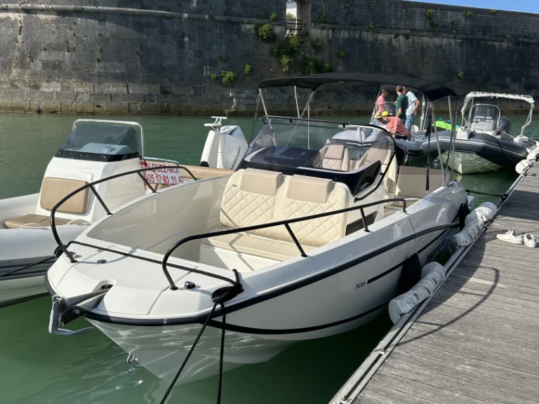 Quicksilver 705 Open charter bareboat or skippered in  Saint-Martin-de-Ré
