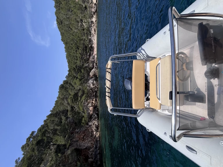 RIB hire in La Ciotat - Capelli Tempest 605