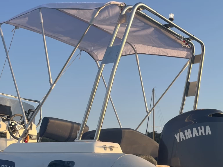 Hire RIB Capelli with a boat licence