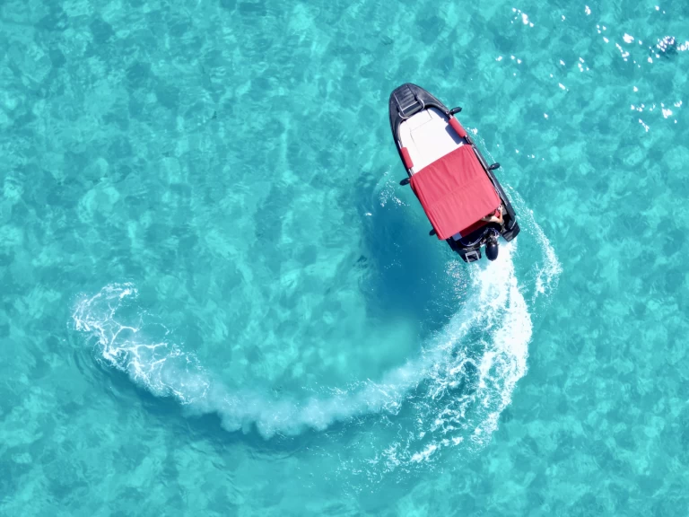 Motorboat to hire Golfe-Juan at the best price