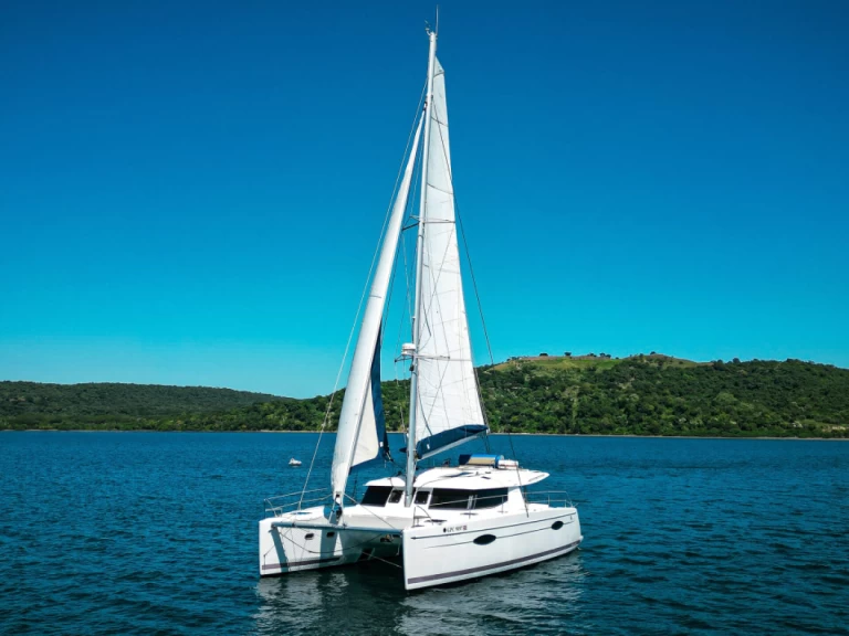 Hire Motorboat with or without skipper Fountaine Pajot Bahía Culebra