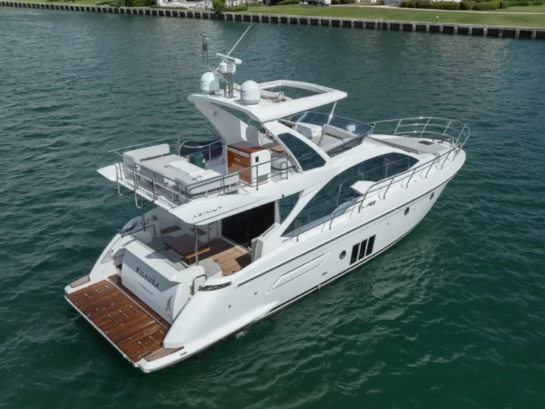 Charter a Azimut Azimut 50 Fly in Miami on Samboat