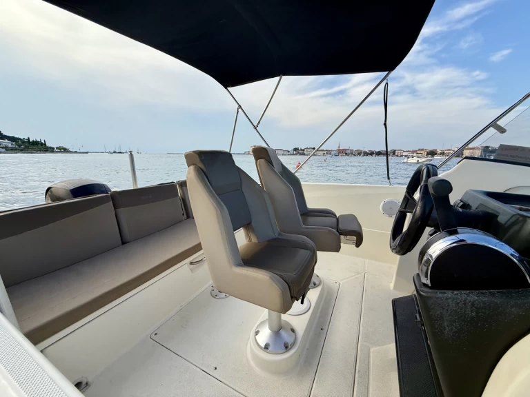 Motorboat to hire Poreč at the best price
