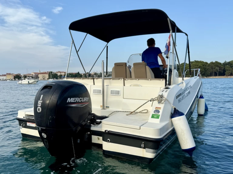 Quicksilver Activ 675 Open Smart Pack charter bareboat or skippered in  Poreč