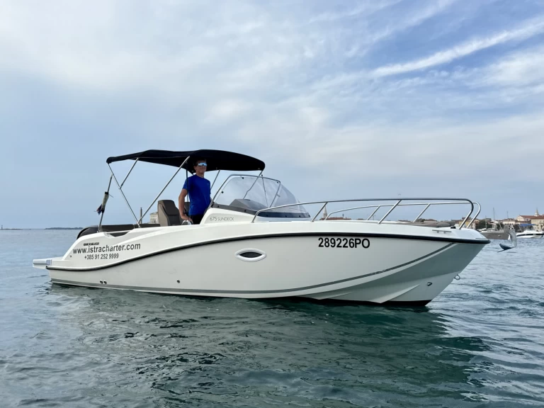 Motorboat to hire Porec Ferry Port at the best price