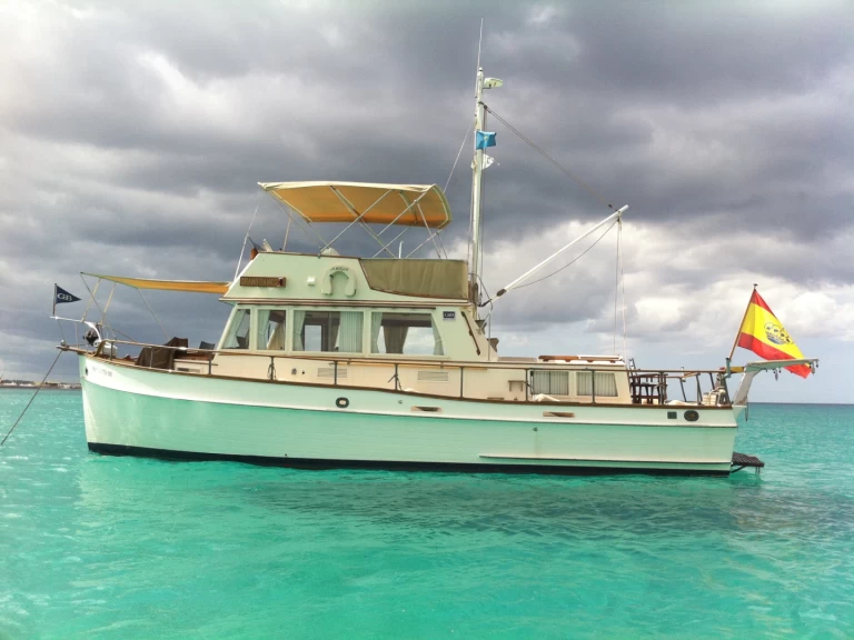 Hire a Grand Banks Grand Banks 36 Classic Palma de Mallorca