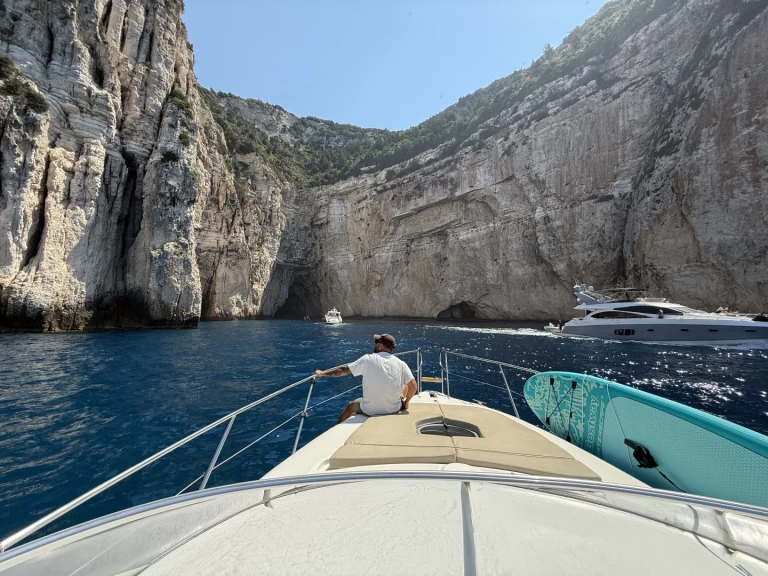 Hire Motorboat Gobbi with a boat licence