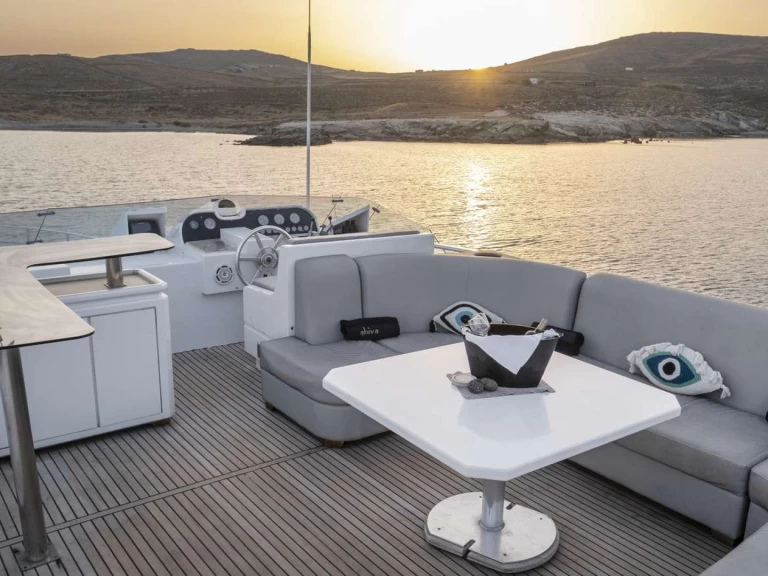 Hire Luxury Yacht Cantieri di Pisa, Italy with a boat licence
