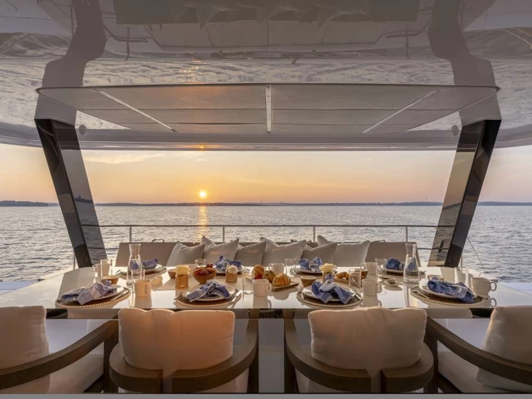 Hire Luxury Yacht with or without skipper Sunreef British Virgin Islands (BVI)