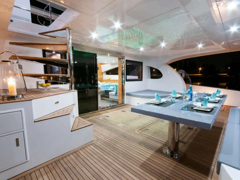 Hire a Sunreef SKYLARK Turkey