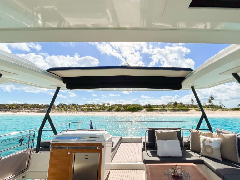 Hire Luxury Yacht Fountaine Pajot with a boat licence