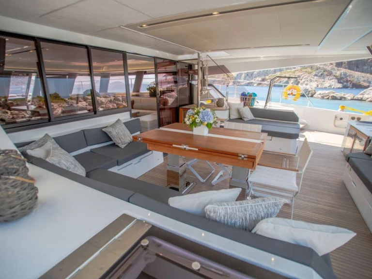 Hire a Fountaine Pajot MAJESTY OF GREECE Néa Péramos