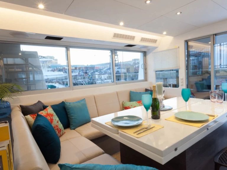 Yacht hire British Virgin Islands (BVI) cheap OUT OF OFFICE