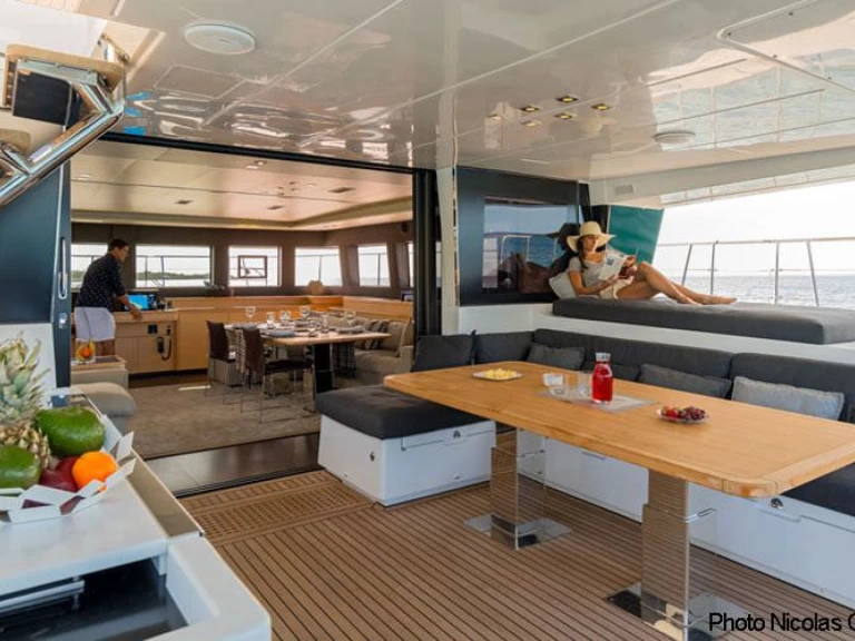 Hire Luxury Yacht with or without skipper Lagoon Piraeus