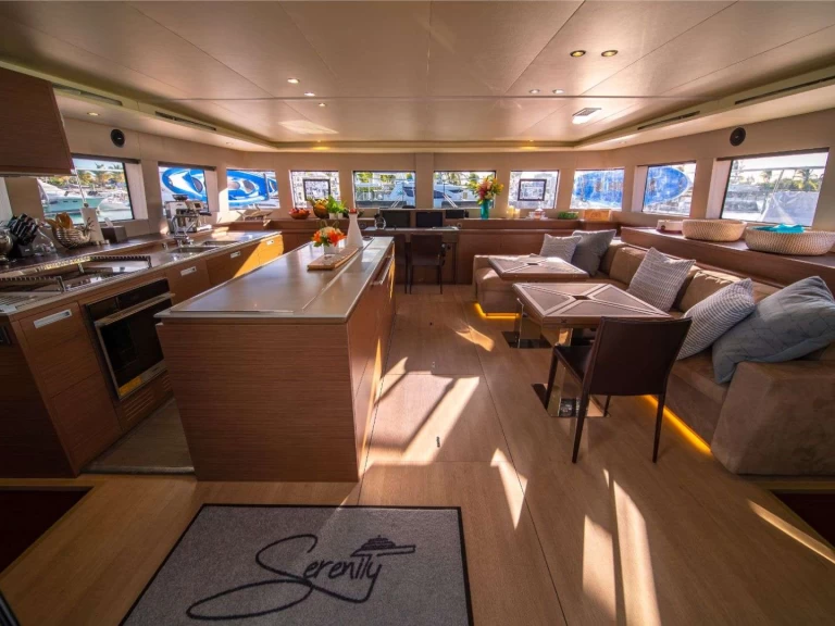 Hire Luxury Yacht with or without skipper Lagoon Nassau