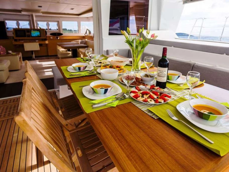 Yacht charter Palermo - Lagoon BLUE DESTINY on SamBoat