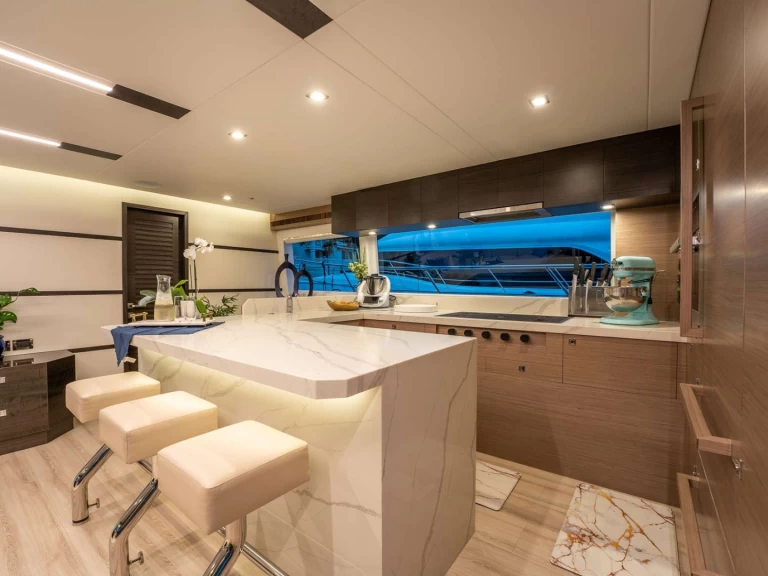 Luxury Yacht to hire British Virgin Islands (BVI) at the best price