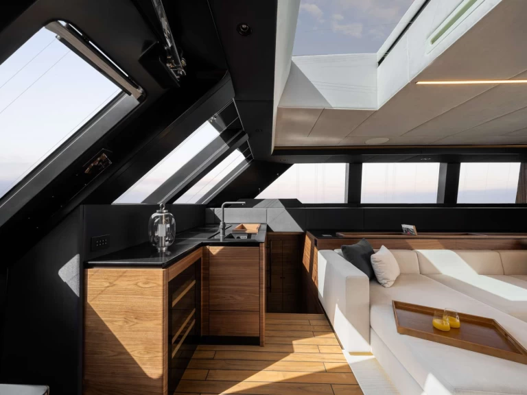 Luxury Yacht to hire Saint Bartholomew at the best price