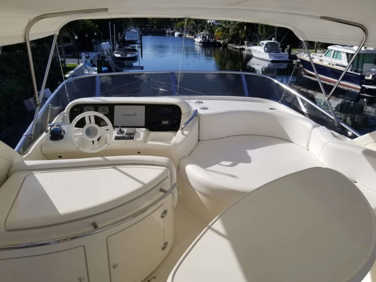 Luxury Yacht to hire Miami Beach at the best price