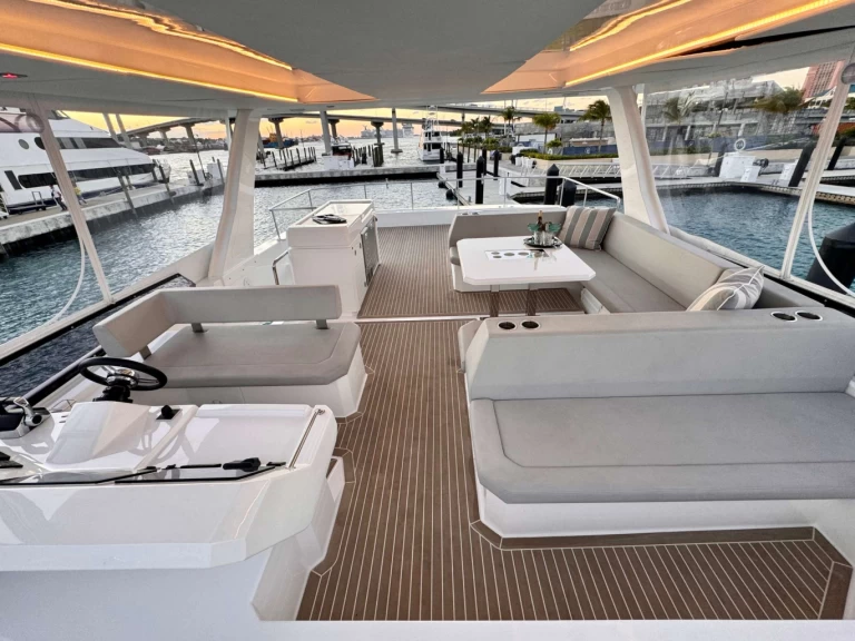 Hire Luxury Yacht with or without skipper Leopard Bahamas