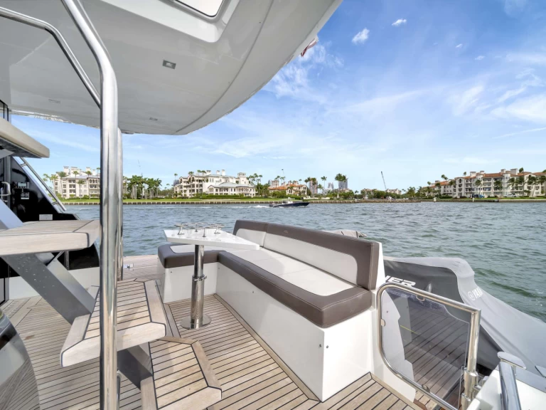 Luxury Yacht hire in Miami - Galeon Infinity