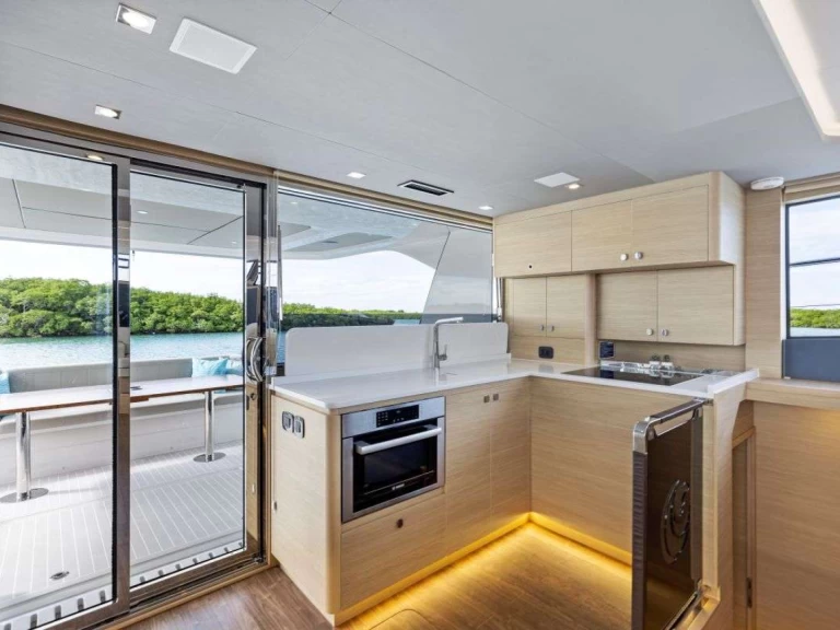 Charter a Aquila Lucy in Cannigione on Samboat