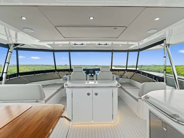 Hire Luxury Yacht with or without skipper Aquila Cannigione