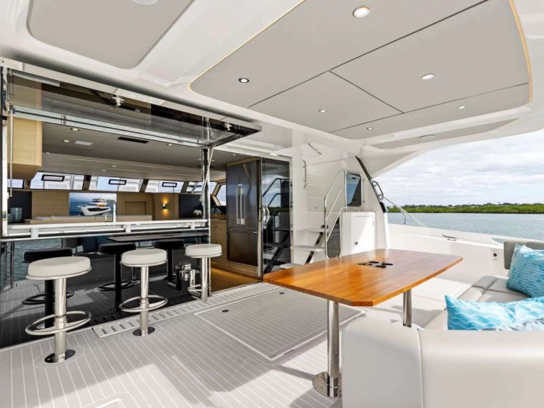 Hire Luxury Yacht Aquila with a boat licence