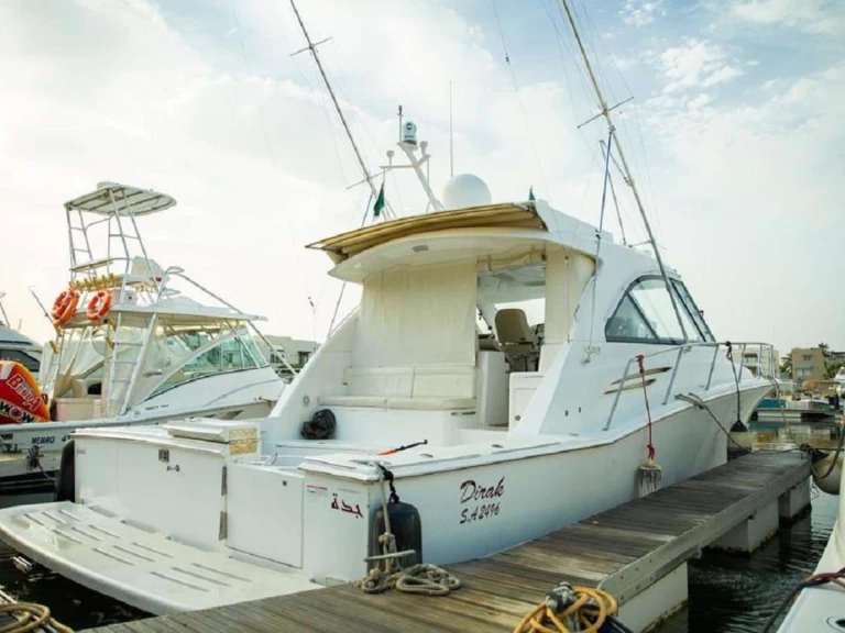 Hire a Hatteras Dirak Durrat Al-Arus