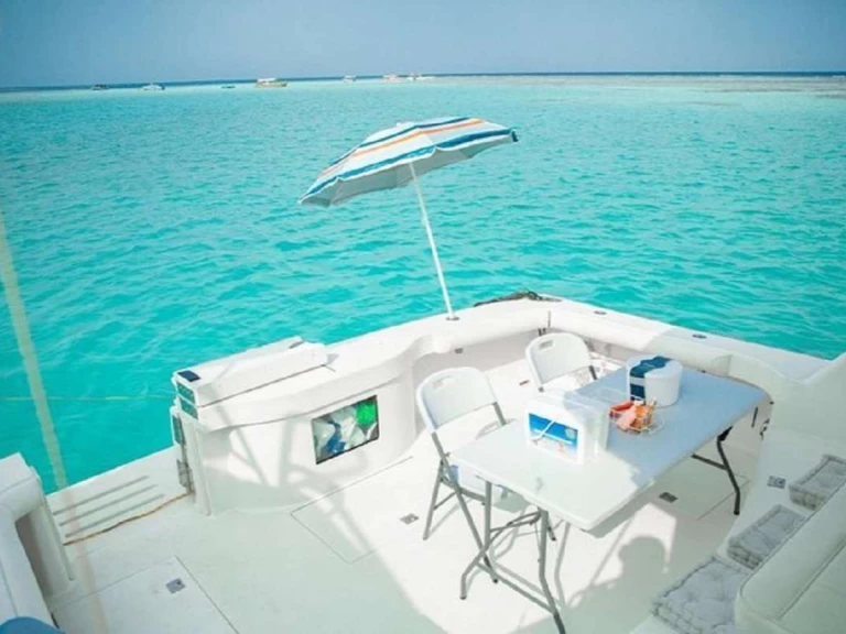 Yacht hire Durrat Al-Arus cheap Dirak