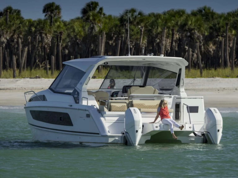 Hire Luxury Yacht with or without skipper Aquila Sardinia