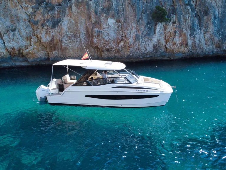 Luxury Yacht to hire Ibiza at the best price