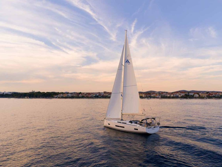 Sailboat hire in Šibenik - Hanse Hanse 460