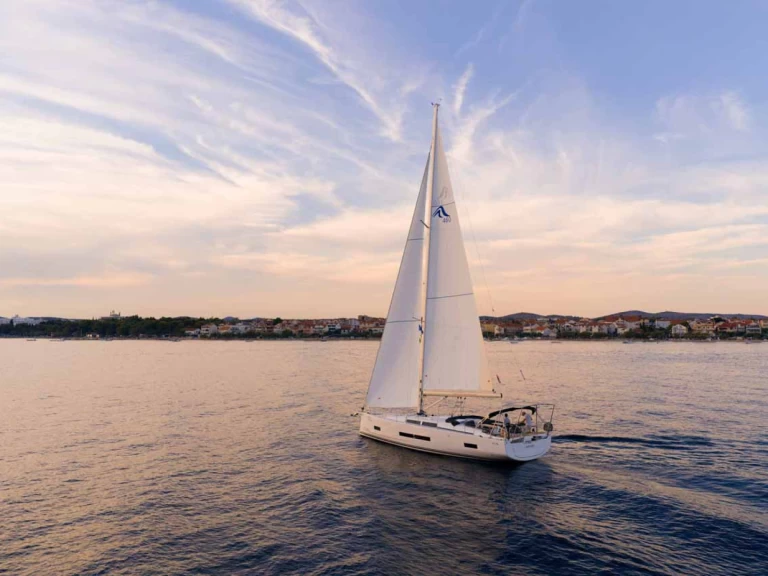 Sailboat hire in Šibenik - Hanse Hanse 460