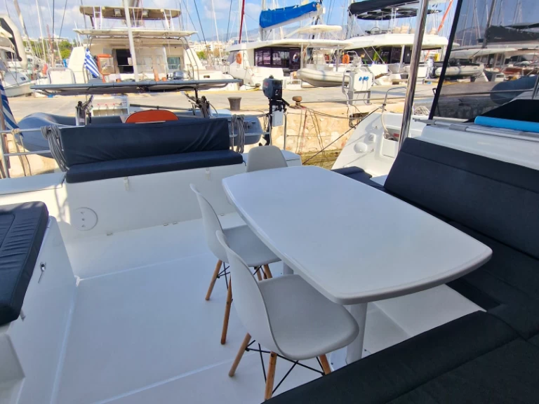 Charter a Lagoon Lagoon 40 in Alimos on Samboat