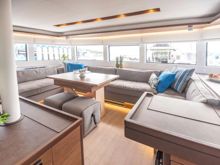 Luxury Yacht hire in Tortola - Lagoon SCUBA DOO 