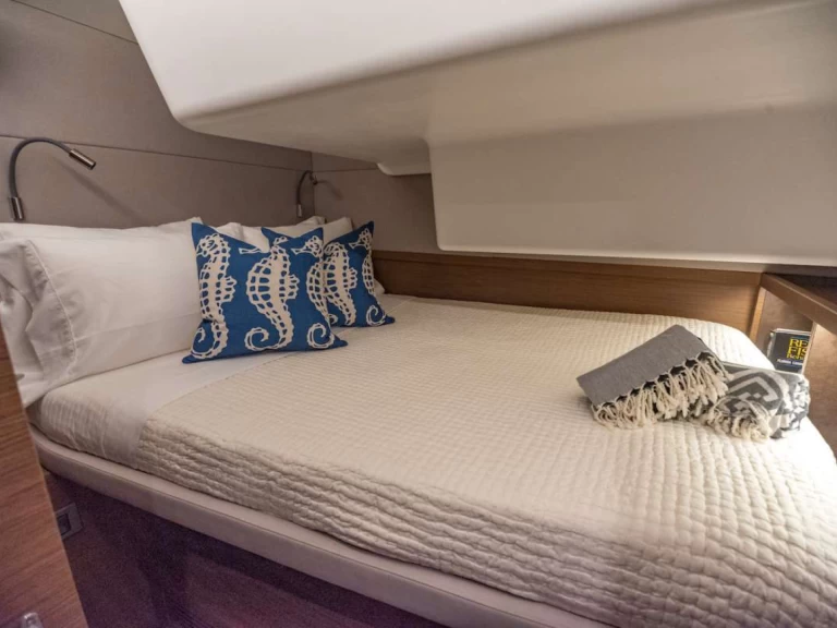 Hire Luxury Yacht with or without skipper Lagoon Tortola