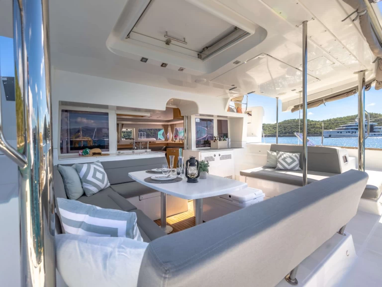 Hire Luxury Yacht with or without skipper Lagoon British Virgin Islands (BVI)