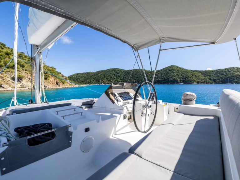 Luxury Yacht to hire British Virgin Islands (BVI) at the best price
