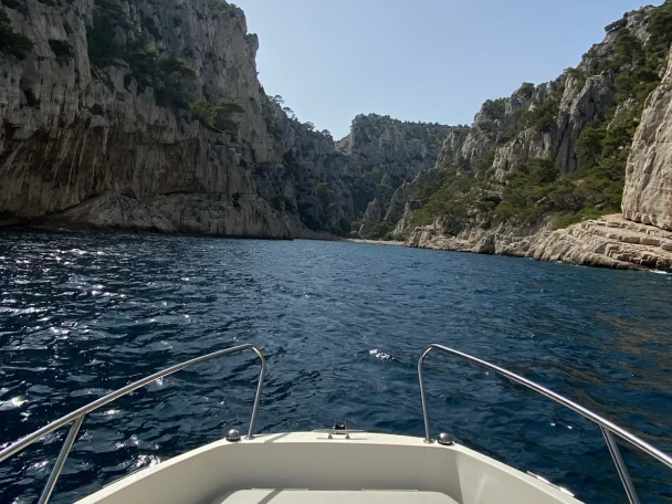 Motorboat to hire La Ciotat at the best price