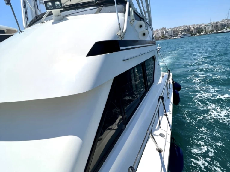 Hire a  Hatteras 50 Convertible Serifos