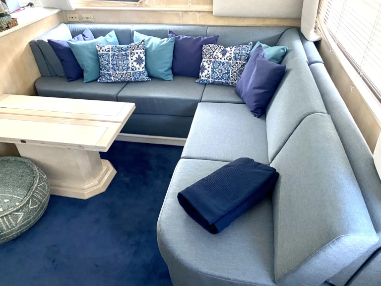 Yacht hire Serifos cheap Hatteras 50 Convertible