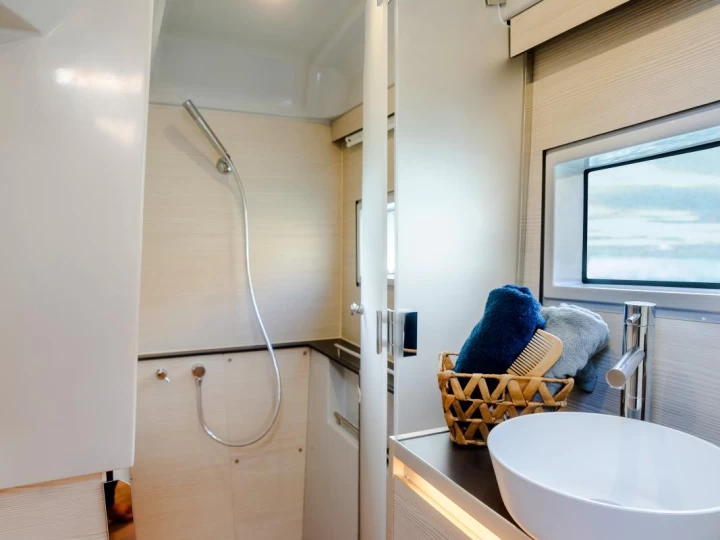 Yacht charter Port la Forêt - YOT 41 on SamBoat