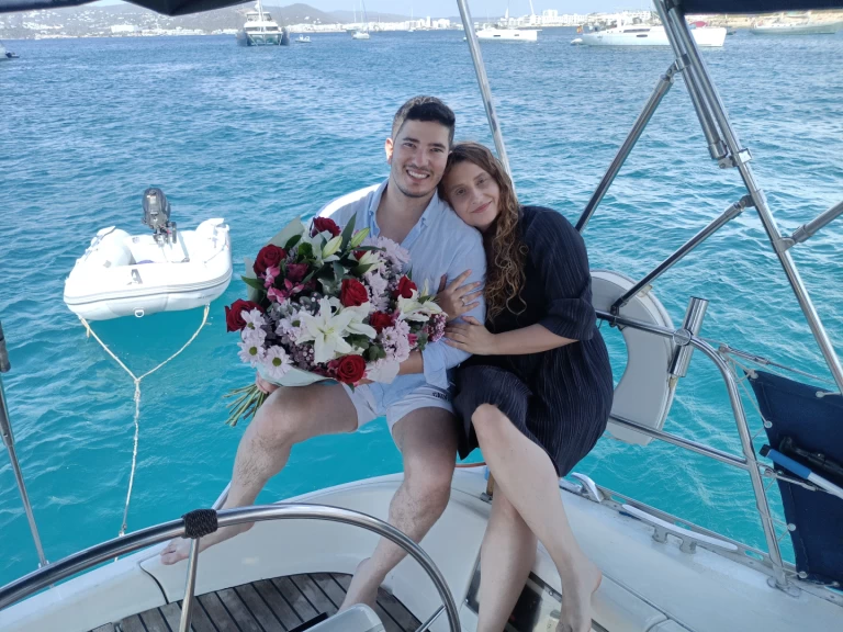 Yacht charter Sant Antoni de Portmany - Jeanneau Sun Odyssey 44 on SamBoat